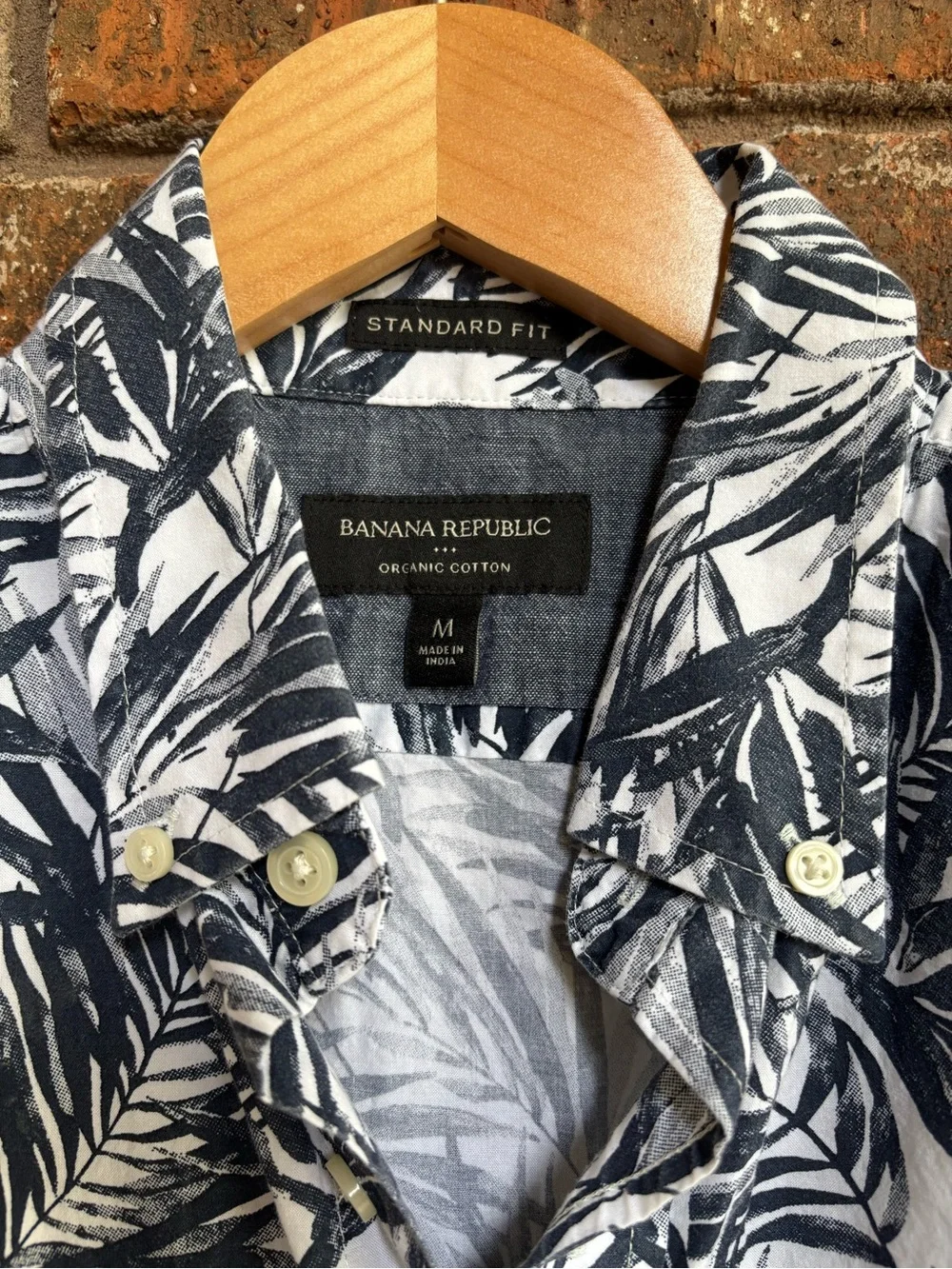 Banana Republic Navy & White Tropical Leaf Button-Up Shirt